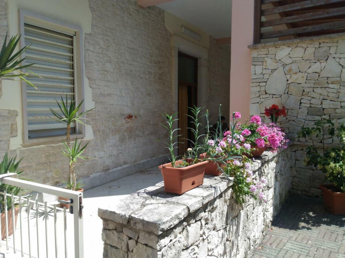 La Pietra Smeraldina Villa Bari Exterior foto